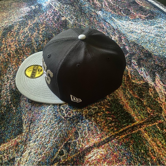 LAS VEGAS RAIDERS NFL New Era 59FIFTY 2022 DRAFT ON-STAGE Fitted Hat 7 3/8" $44 - Picture 5 of 6